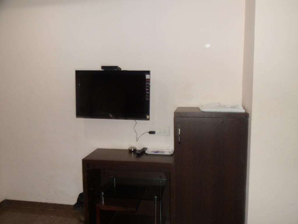 Hotel Silver Plaza Ahmedabad Room photo