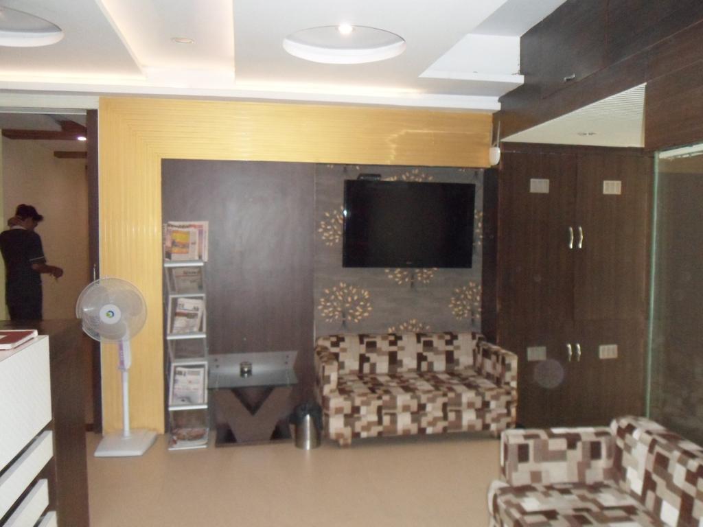 Hotel Silver Plaza Ahmedabad Exterior photo