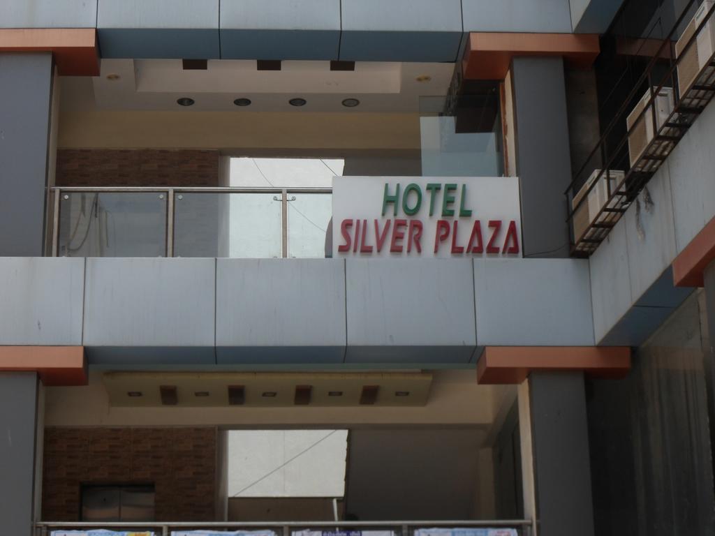 Hotel Silver Plaza Ahmedabad Exterior photo