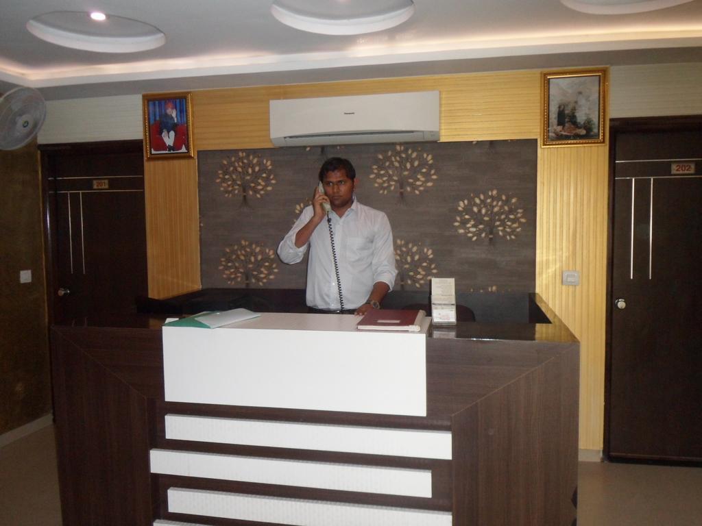 Hotel Silver Plaza Ahmedabad Exterior photo
